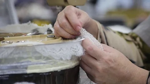 Mechanical binding downy shawl 库存影片 70141121