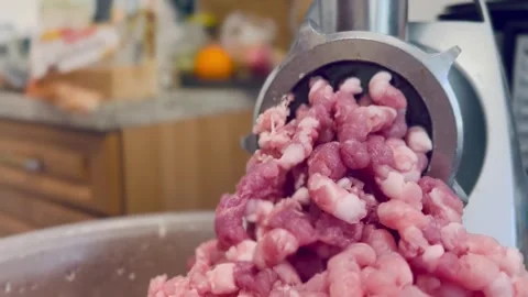 Mechanical food processing tool at work in home kitchen Stock Footage 308966906