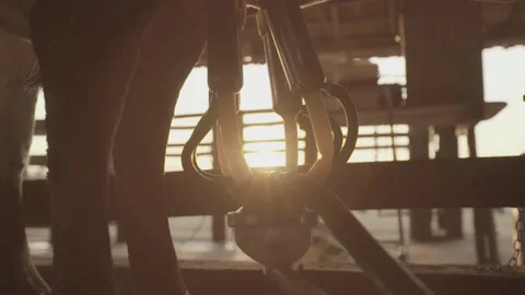 Mechanical milking on the farm. Video stock 130829379