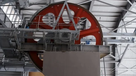 The mechanism leads to the movement of the cable car Cabin close up 库存影片 101241404