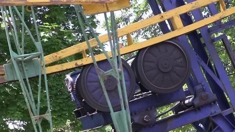 Mechanisms of the old Ferris wheel 動画素材 85378892
