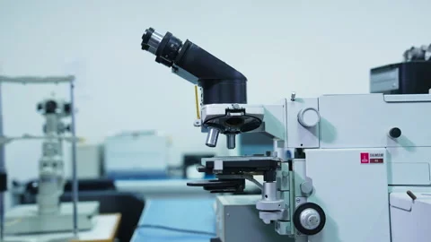 Med Tema 76 edPowerful microscope in research development laboratory. Video stock 167953418