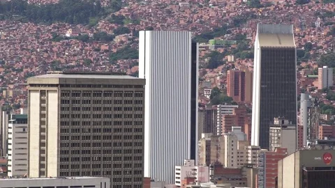 Medellin Colombia Primer plano Edifico Coltejer y contexto Stock Footage 78620195