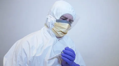 Medic giving injection Stock Footage 60242882