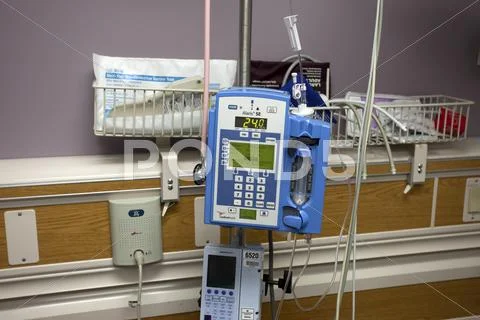 Medical Equipment Hospital Intensive Care 8926.jpg
