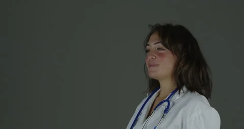 Medical professional's expression changes, suitable for promotions Stock Footage 250715037