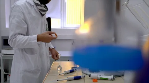 Medical sample on the hand close up 스톡 동영상 120422775
