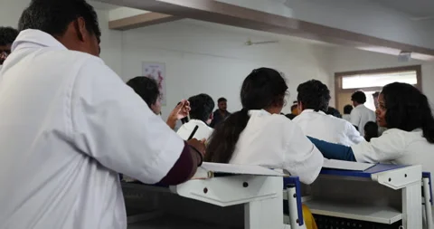 Medical Students In Lecture Hall 库存影片 339050286