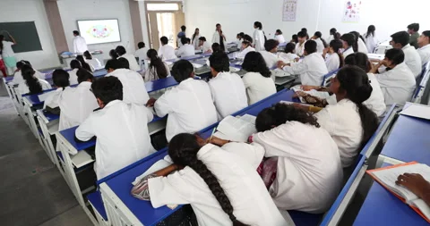 Medical Students In Lecture Hall Vídeos de archivo 339050571