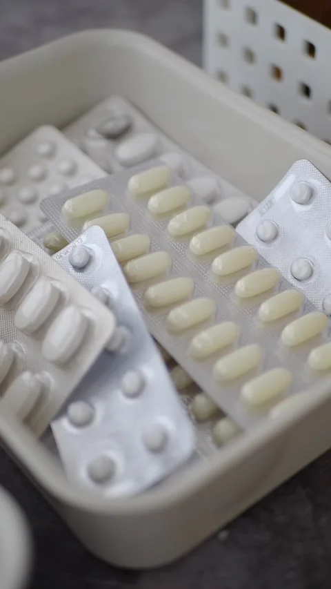 Medicine on a table in a clean setting Stock Footage 340711544