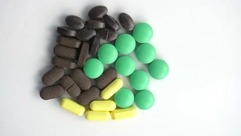 Medicine tablets and capsules Video stock 239917549