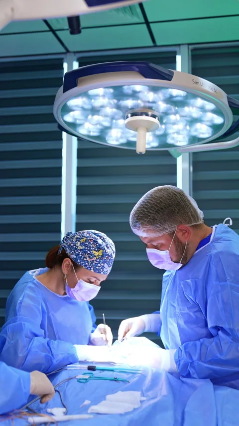 Medics perform surgery on thyroid. Video stock 293240615