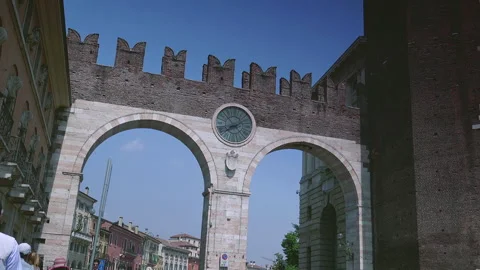 The medieval Bra Gate in Verona Video stock 306020084