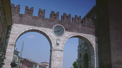 The medieval Bra Gate in Verona Video stock 306020150