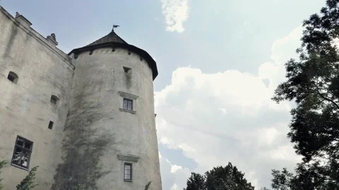 Medieval castle on hill Vidéo 98711440