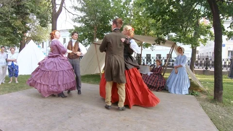 Medieval dance on stage Stock-Footage 110812645