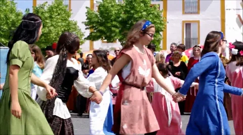 Medieval dancers Stock Footage 28421094