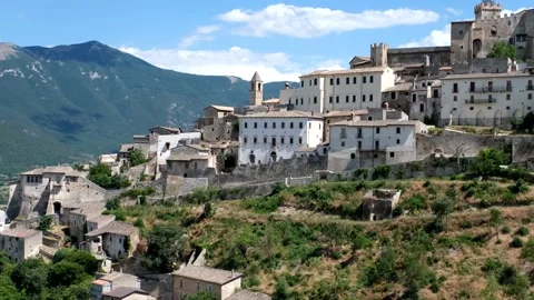 Medieval town of capestrano abruzzo Video stock 157898775