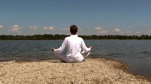 Meditation on a lake 库存影片 752668