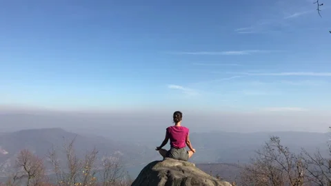 Meditation in the mountain 動画素材 135500072