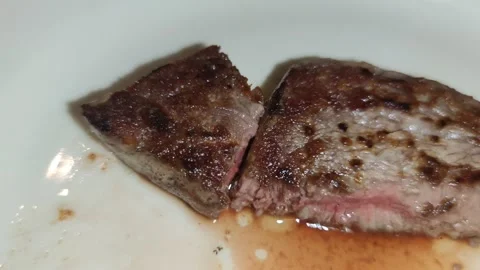 Medium rare beef steak 動画素材 240958846