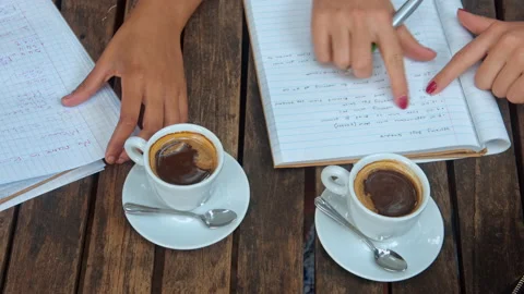 Medium shot of above angle view of casual entrepreneur woman team/student team, Stock Footage 199634411