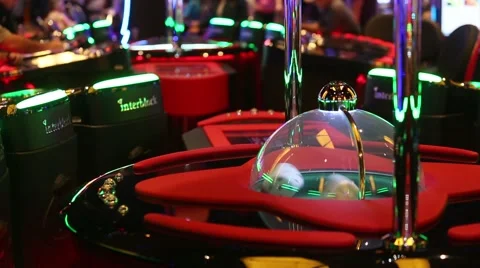 MEDIUM SHOT OF DICE ROLLING CRAP MACHINE AT CASINO Video stock 59923368