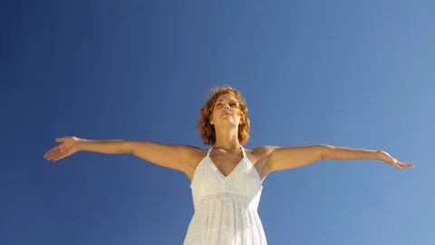 Medium Shot, Lockdown, 10 Seconds Or Greater, Clear Sky, Outdoors, Day, Healthy Stock Footage 95852662