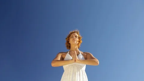 Medium Shot, Lockdown, 10 Seconds Or Greater, Clear Sky, Outdoors, Day, Healthy Stock Footage 95852674