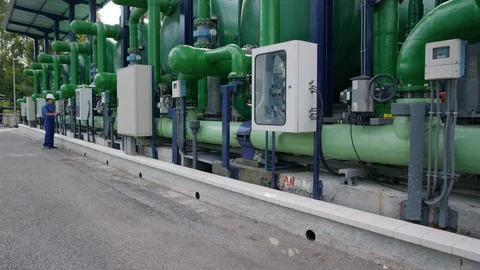 Medium Shot, Lockdown, 20 Seconds Or Greater, Blue Collar Worker, Industry, Stock Footage 93994883