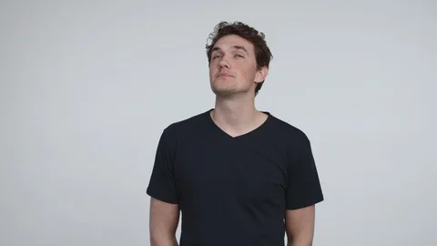 Medium Shot of a Model Looking Around the Studio 스톡 동영상 116650821