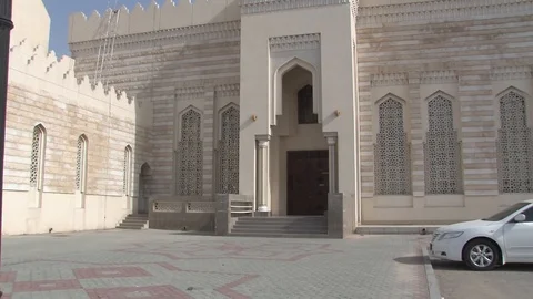 Medium shot of Sheikh Zayed Mosque, Ras Al Khaimah. Stock-Footage 88657207