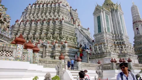 A Medium Shot of Wat Arun Ratchawararam Ratchaworamahawihan 5, Thailand Stock Footage 234590341