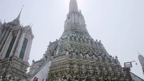 A Medium Shot of Wat Arun Ratchawararam Ratchaworamahawihan 3, Thailand Stock Footage 234590409