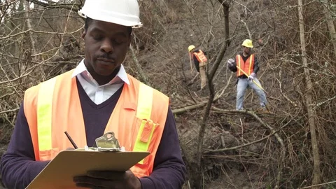 Medium shot of a worker outdoors 動画素材 73248692