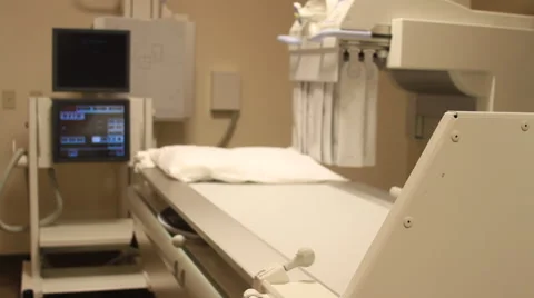 Medium shot of X-Ray room with a refocus Video stock 51223108