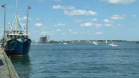 Medium Sized Boat Docked in Boston Harbor  库存影片 79606846