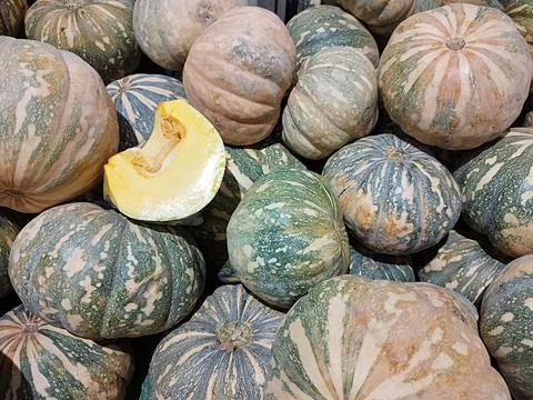 A medium-sized gourd that is common in East Asia Stock Photos