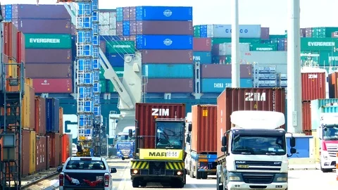 Mega container ship with container terminal 4k Video stock 96190714