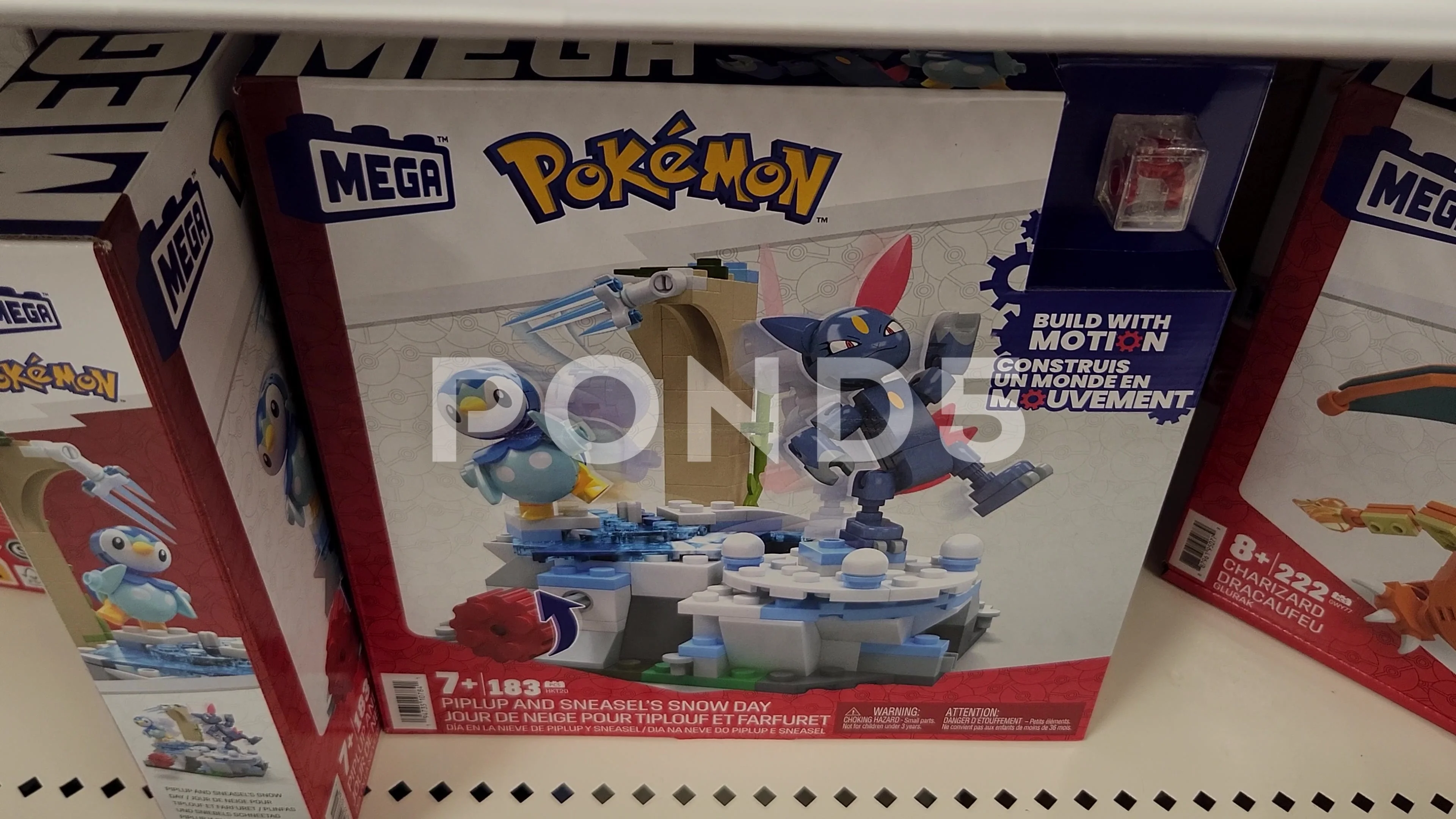 MEGA Pokemon Piplup And Sneasel's Snow Day Building Set