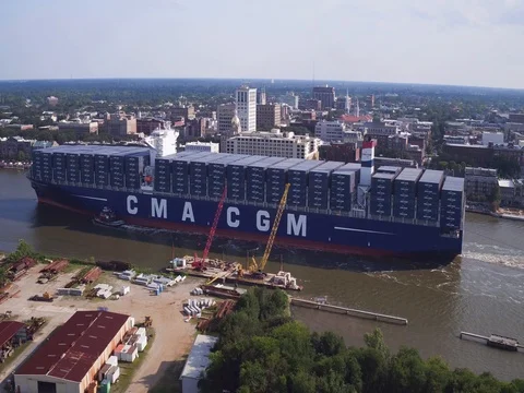 Mega Ship in Savannah 스톡 동영상 79684372