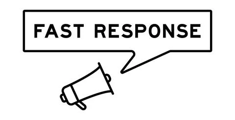 Megaphone icon with speech bubble in word fast response on white background Illustrazione stock