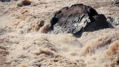 Mekong river, Laos. Boulder surrounded by Mekong rapids. 스톡 동영상 111268046