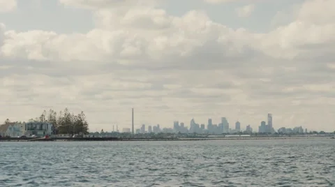 Melbourne Australia from water Stockbeeldmateriaal 53202138