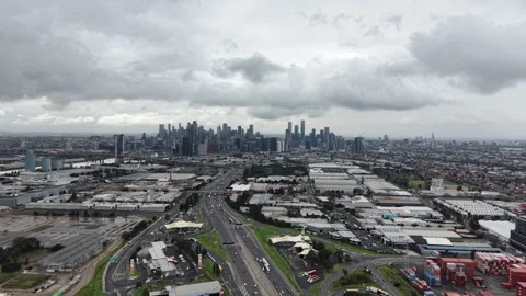 Melbourne city skyline and freeway traffic on cloudy day Video stock 342325876
