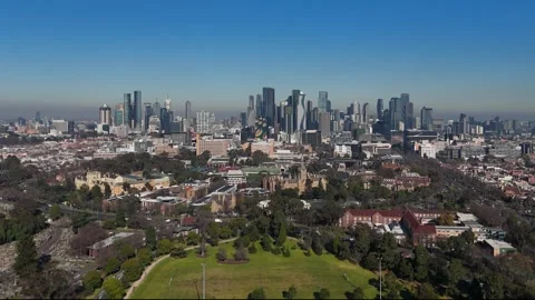 Melbourne Uni precinct with city skyline. Stock Footage 282686315