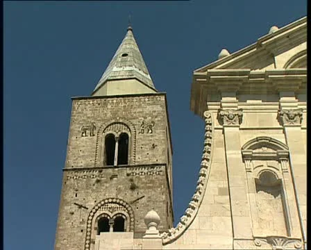 Melfi cathedral and bell tower pan Video stock 10851486