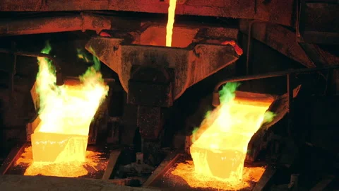Melted copper is flowing after getting burnt Stock-Footage 158161668