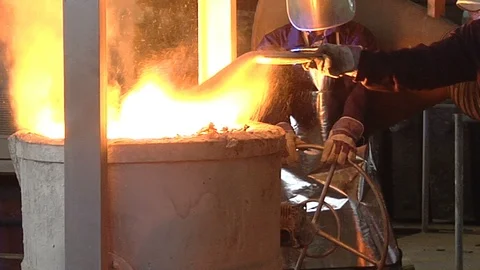Melted metal boiler 動画素材 101932892