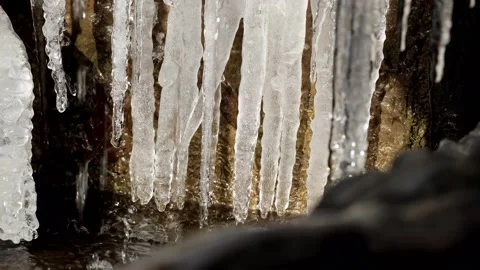 Melting ice 스톡 동영상 327795743